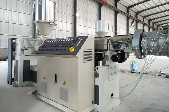 PE extrusion insulation jacket outer sheath pipe production line