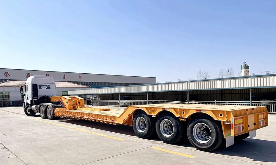Dry Van Trailer vs Box Trailer: What Is the Difference?