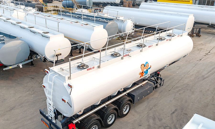 Fuel Tanker Trailer Compartments: Delivery Quantities, Product Separation and Specification