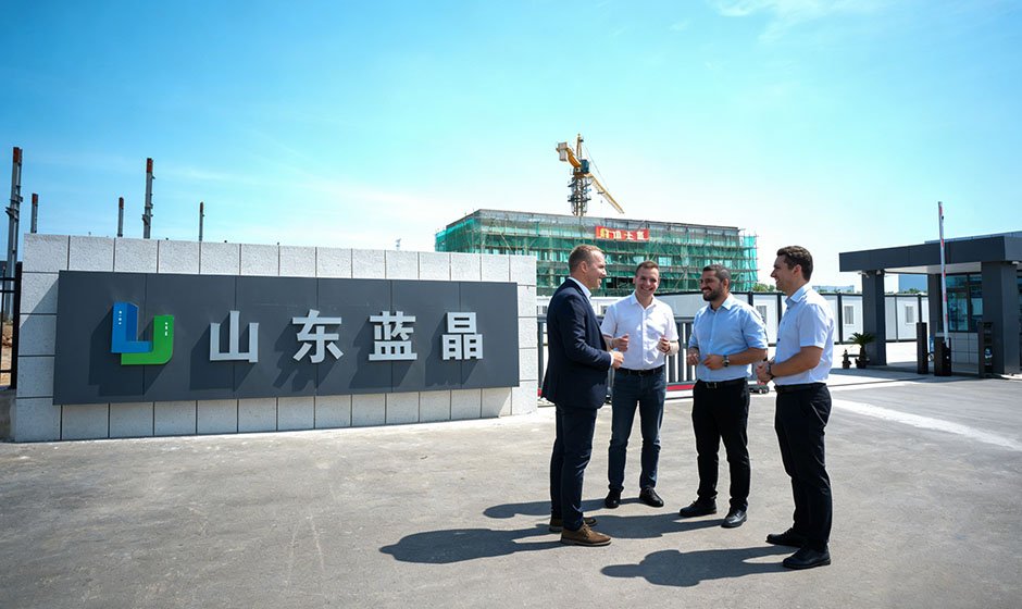 Welcome the Dutch clients to our company for an on-site inspection.