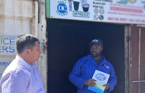 La empresa Qingdao Fangjinlong Technology Development Co., Ltd. viajó a África para investigar el mercado.