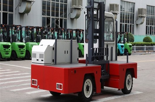 Side Loader Forklift Cost in 2026