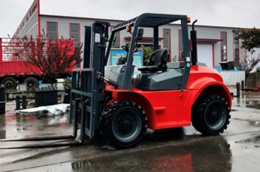 5 Overlooked Industries That Need Rough Terrain Forklifts
