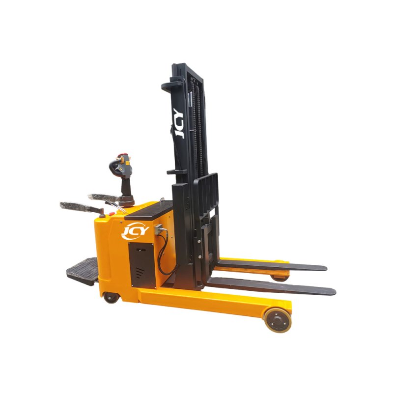 Reach Truck（Rear Stand-on ）