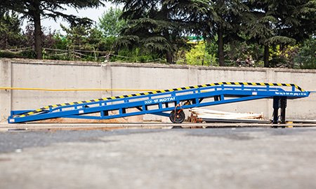 KOTAI Mobile Hydraulic Dock Leveler Completed Packing and Shipment to Boost Efficient Loading‑Unloading for Warehousing & Logistics!