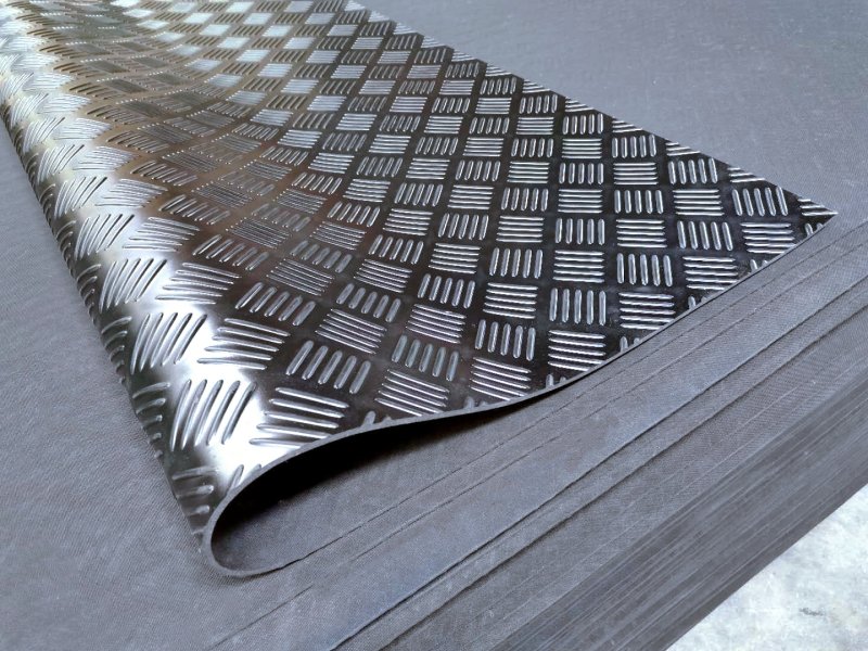 Multi-purpose Safety Flooring - 5 Bar Checker Rubber Matting