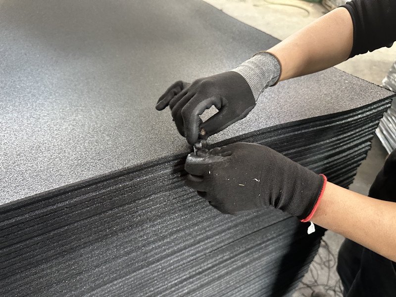 How to Ensure the Quality of Rubber Tiles?