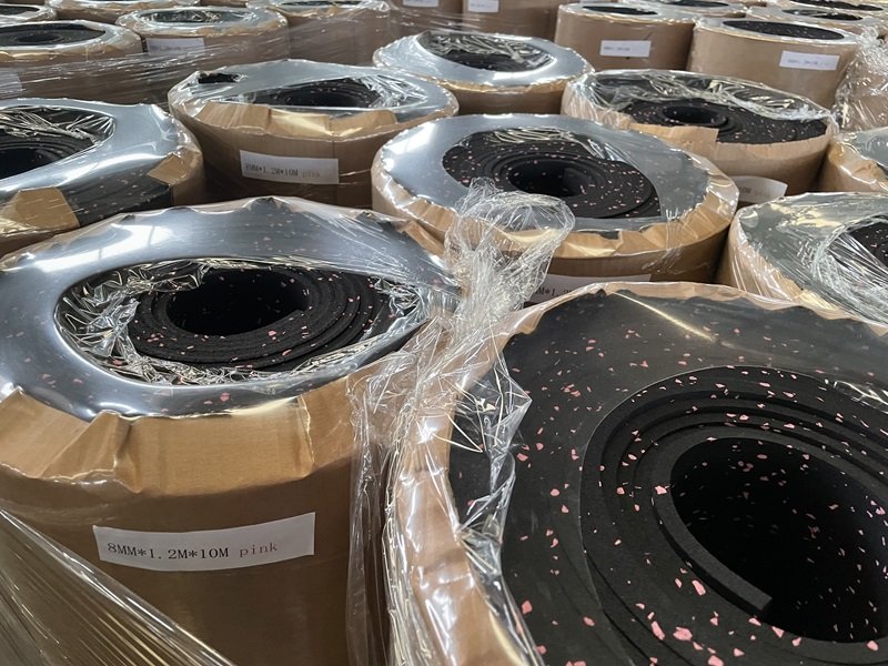 How to Load More Gym Rubber Rolls into the Container?