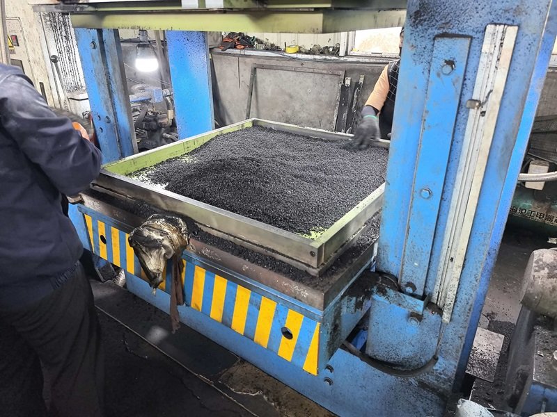 Black Rubber Tile Production Details