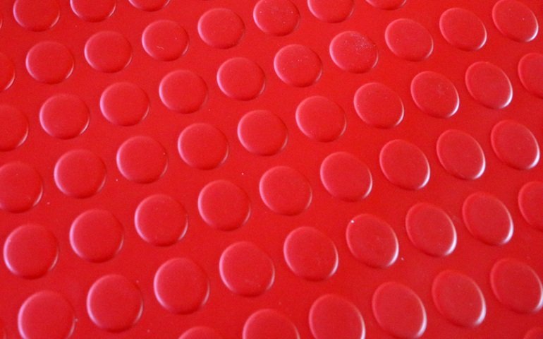 Top round stud
