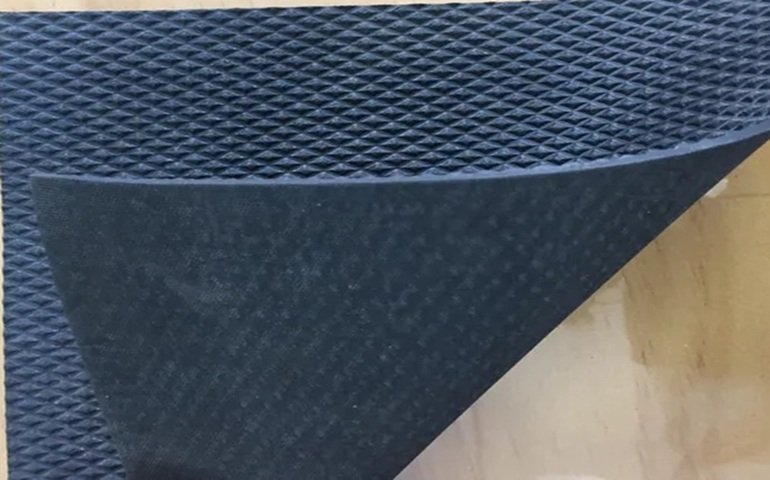 Small diamond surface