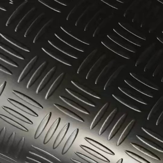 CHECKER PLATE PVC ANTI SLIP FLOORING MATTING