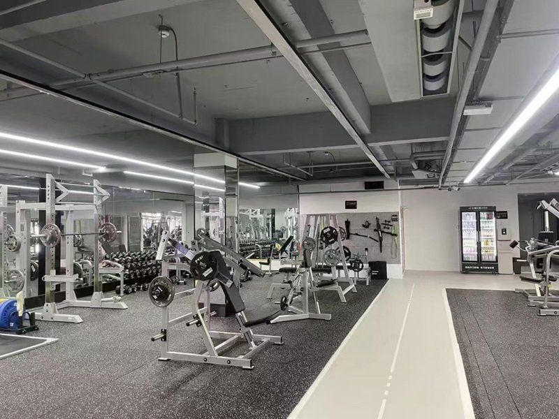 Why Laminated Rubber Gym Tile Outperforms for Commercial Gyms?