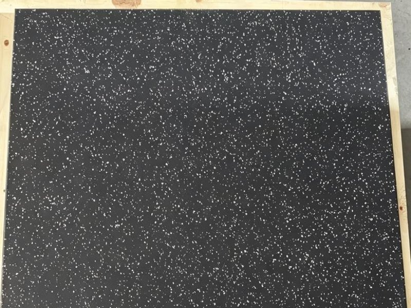 Composite Rubber Tiles Are Professional Gym Flooring Solution