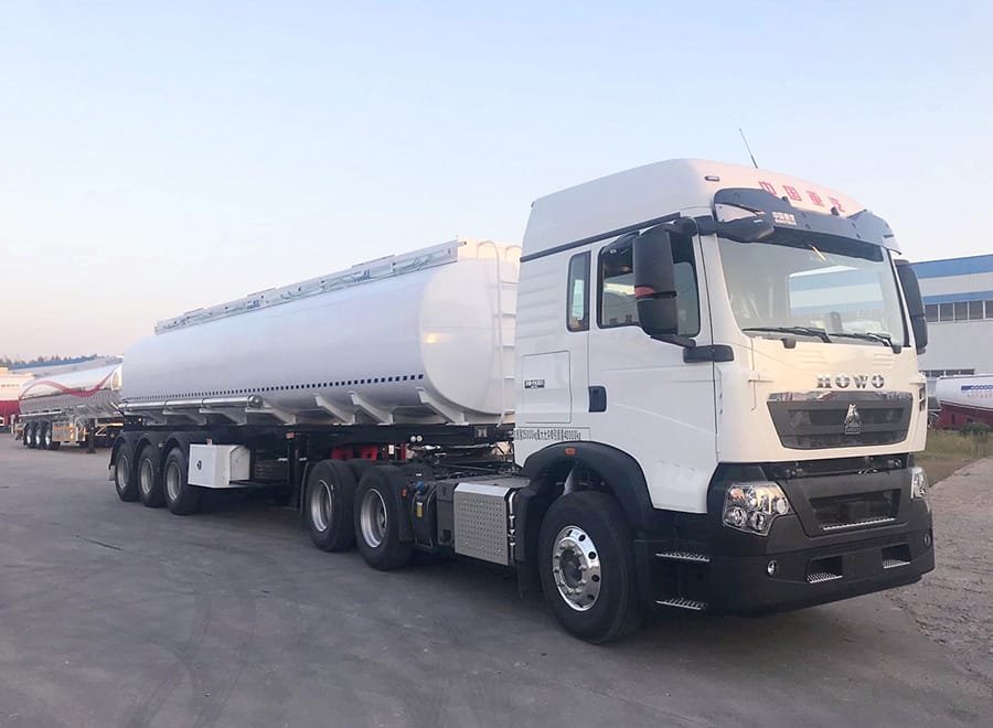 Semi-remorque citerne à 3 essieux en acier inoxydable de 35 000 L à 50 000 L pour le transport de produits chimiques et de liquides corrosifs