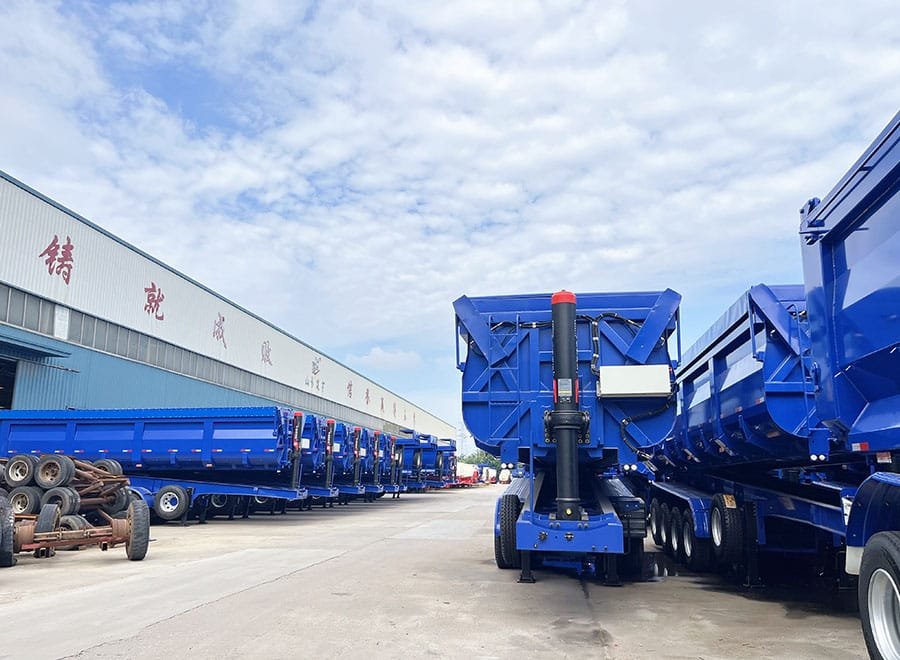 Dust proof bulk cargo trailer