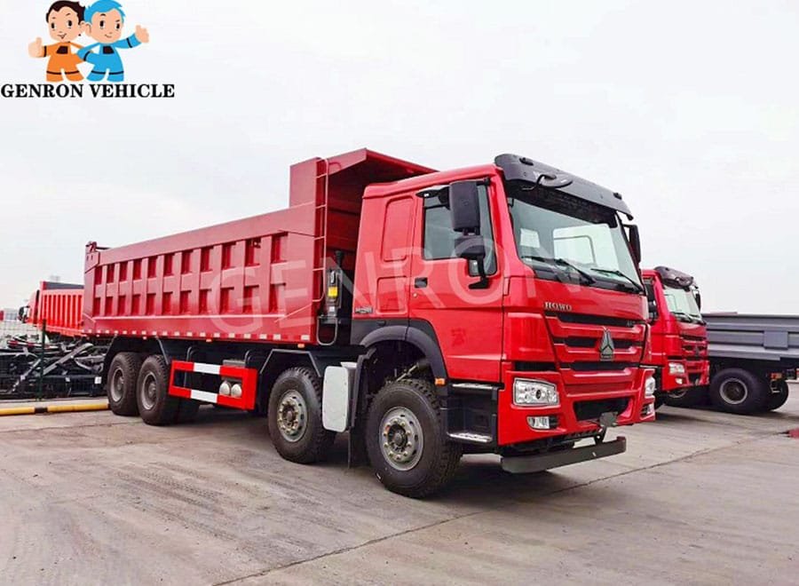 Camion-benne minier HOWO à 12 roues, robuste, 40-50 tonnes, 8x4
