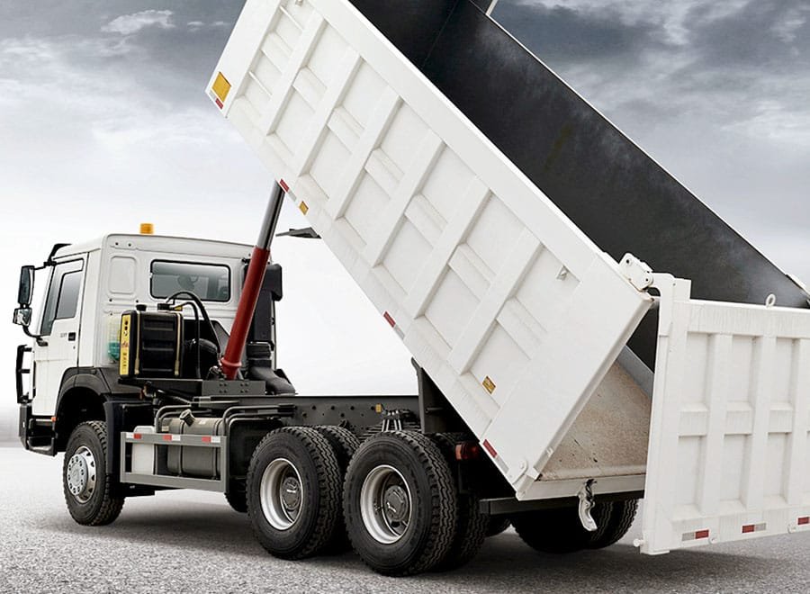 Heavy duty tipper truck