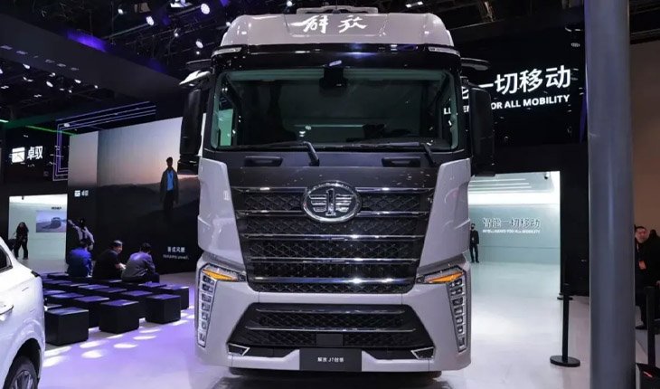 FAW Jiefang Unveils Commercial Vehicle’s First End-to-End LLM-Assisted Driving Model at Beijing Auto Show