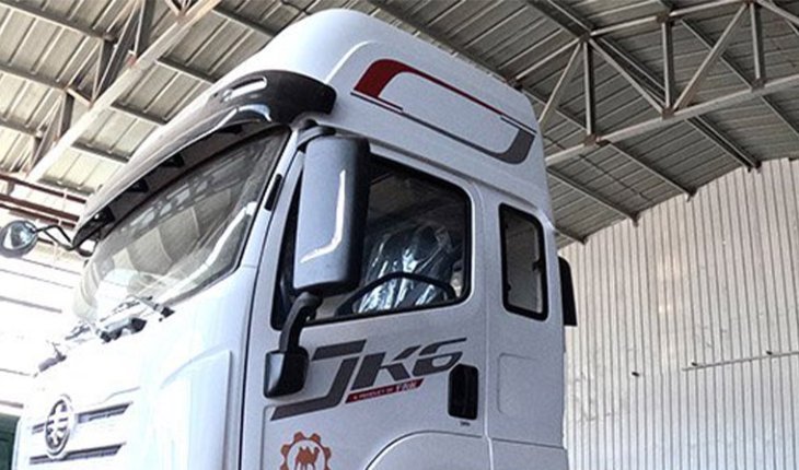 Choosing the Right Dump Truck for Heavy-Duty Material Handling