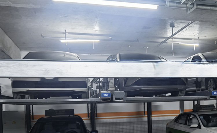 -1+2 Puzzle Parking System with A Pit