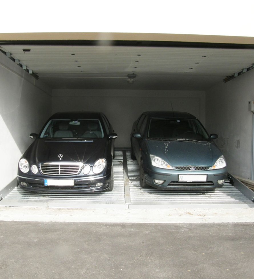 _0152_Tilting Basement Auto Elevator