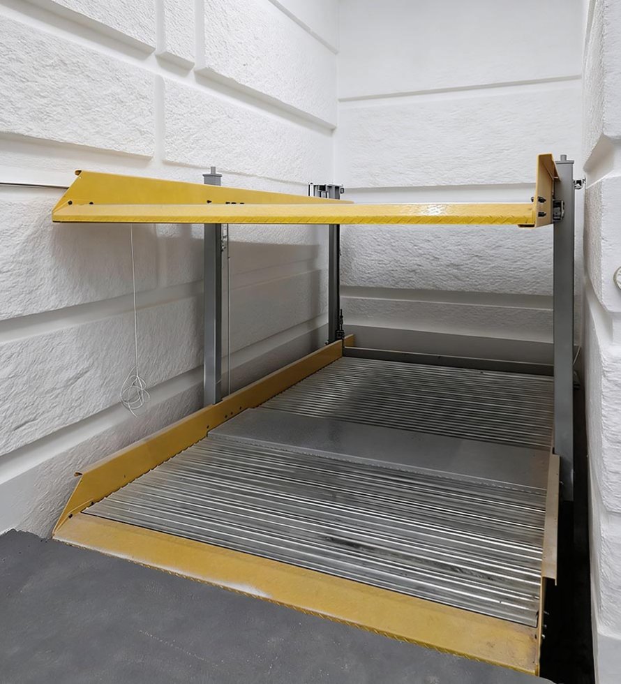 _0134_1 Pit Parking Lift