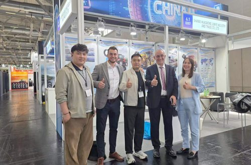 Estreia na Feira Internacional de Pneus de Colônia: Consolidando presença global no mercado de peças complementares — Linha completa de guardacâmaras e câmaras de ar exposta na Feira de Pneus de Colônia 2026, Alemanha