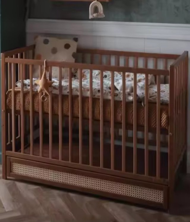 Solid Wood Baby Crib With Rattan Storage Drawer Convertible Wooden Infant Bed For Nursery Wholesale
