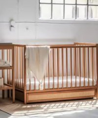 Solid Wood Baby Crib With Rattan Storage Drawer Convertible Wooden Infant Bed For Nursery Wholesale