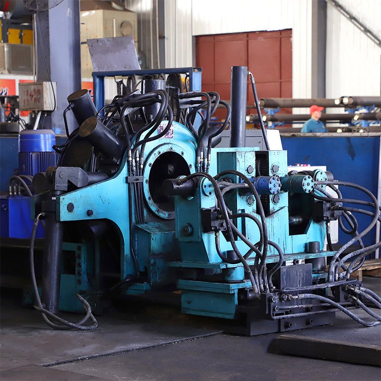 Hydraulic breakout unit