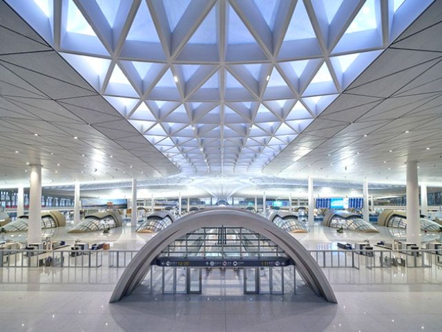 Terminal à structure en acier préfabriquée