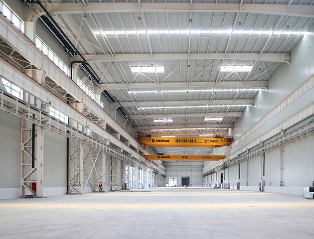 Heavy crane steel workshop