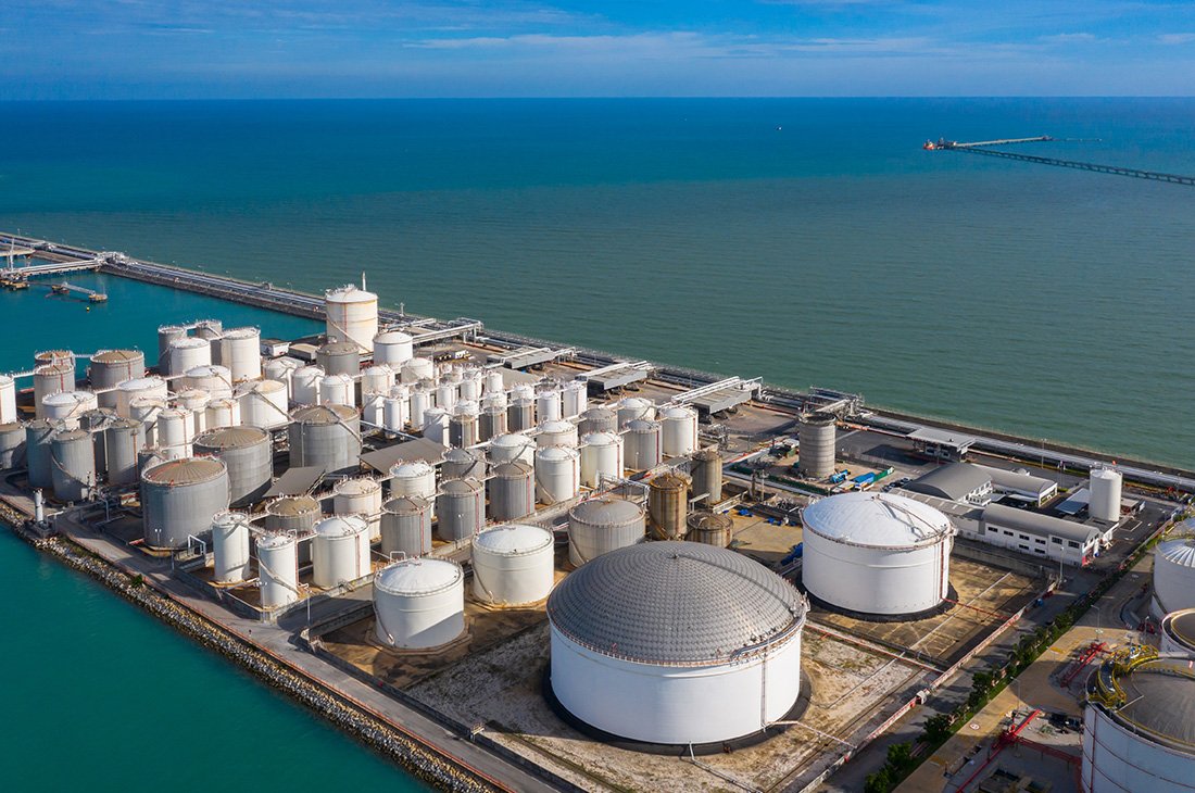 Oily wastewater treatment process for oil depot tank area