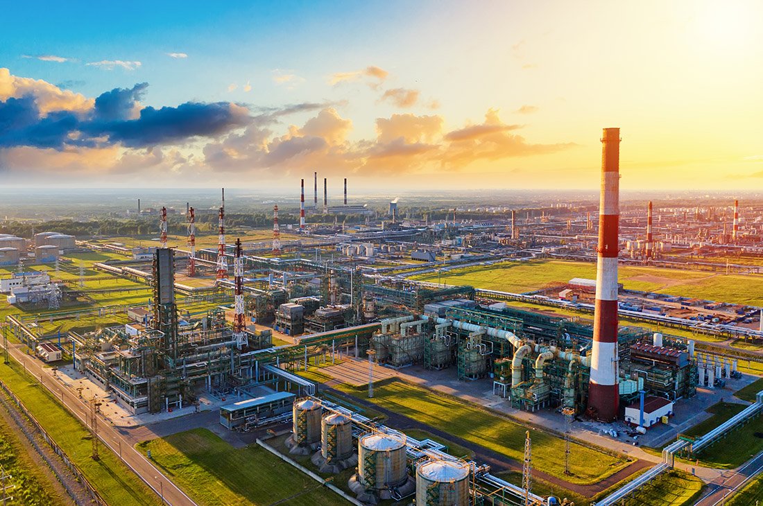 Oil removal treatment process for wastewater from semi-coke and coking plants