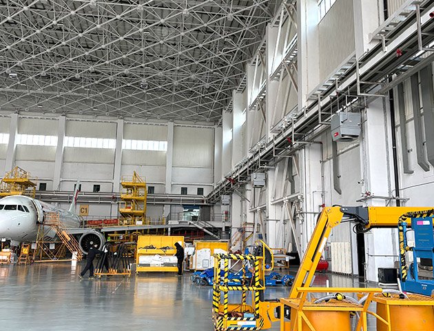 Truss frame hangar