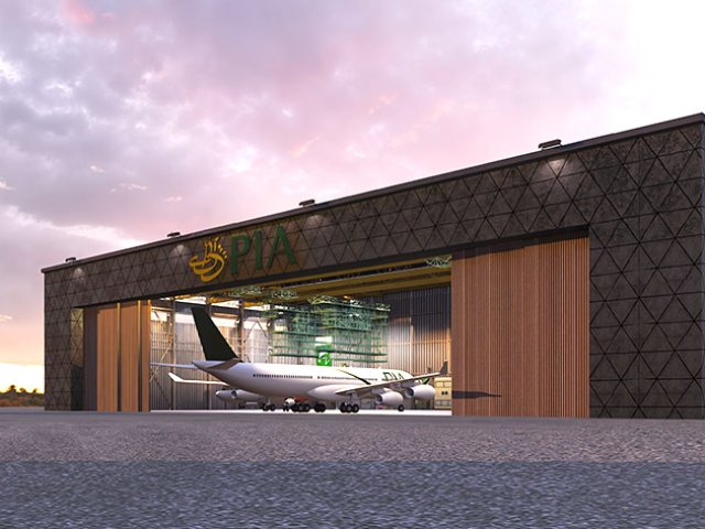 Hangar con gran puerta de embarque