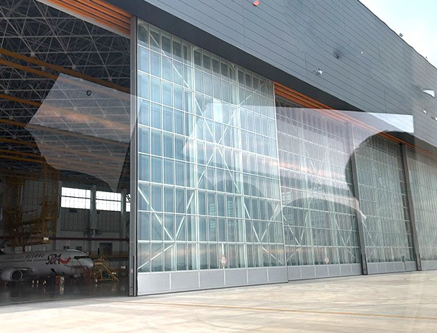 Large-span steel structure hangar