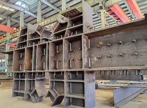 large-span heavy steel bridge exterior