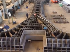 Heavy steel bridge pre-assemble