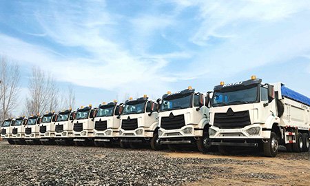 KOTAI : un premier lot de 10 camions-bennes sort de la chaîne de production et est expédié vers l'Amérique du Sud