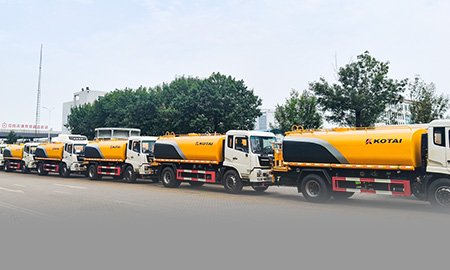 Les expéditions en vrac vers l'étranger reprennent de plus belle ! 25 véhicules d'ingénierie spécialisés de la société Qingdao Kotai Heavy Industry Machinery Co., Ltd. sont prêts à être expédiés depuis le port de Tianjin !