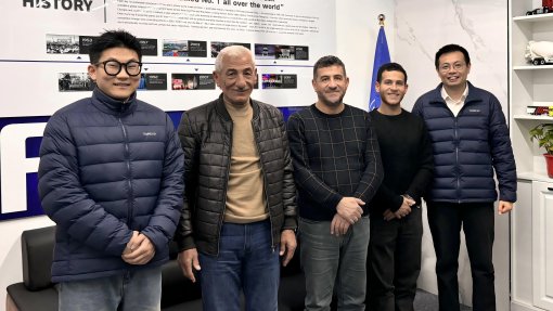 Jordanian Client Visits CHARY and Orders FAW Trucks & Flatbed Semi‑trailers