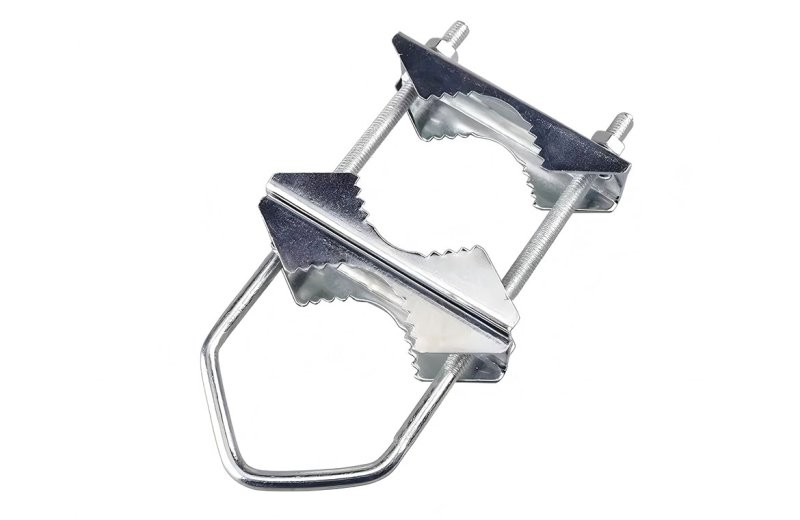 Serrated v-shaped pipe clamp