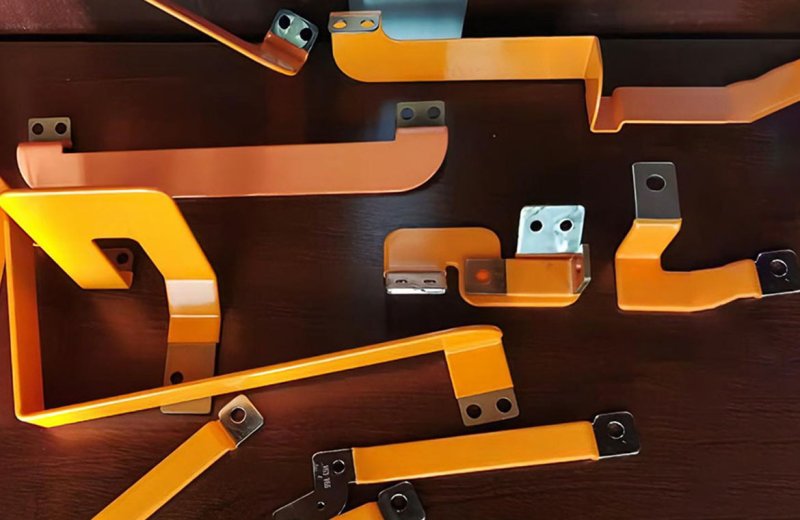 Customized wiring busbar