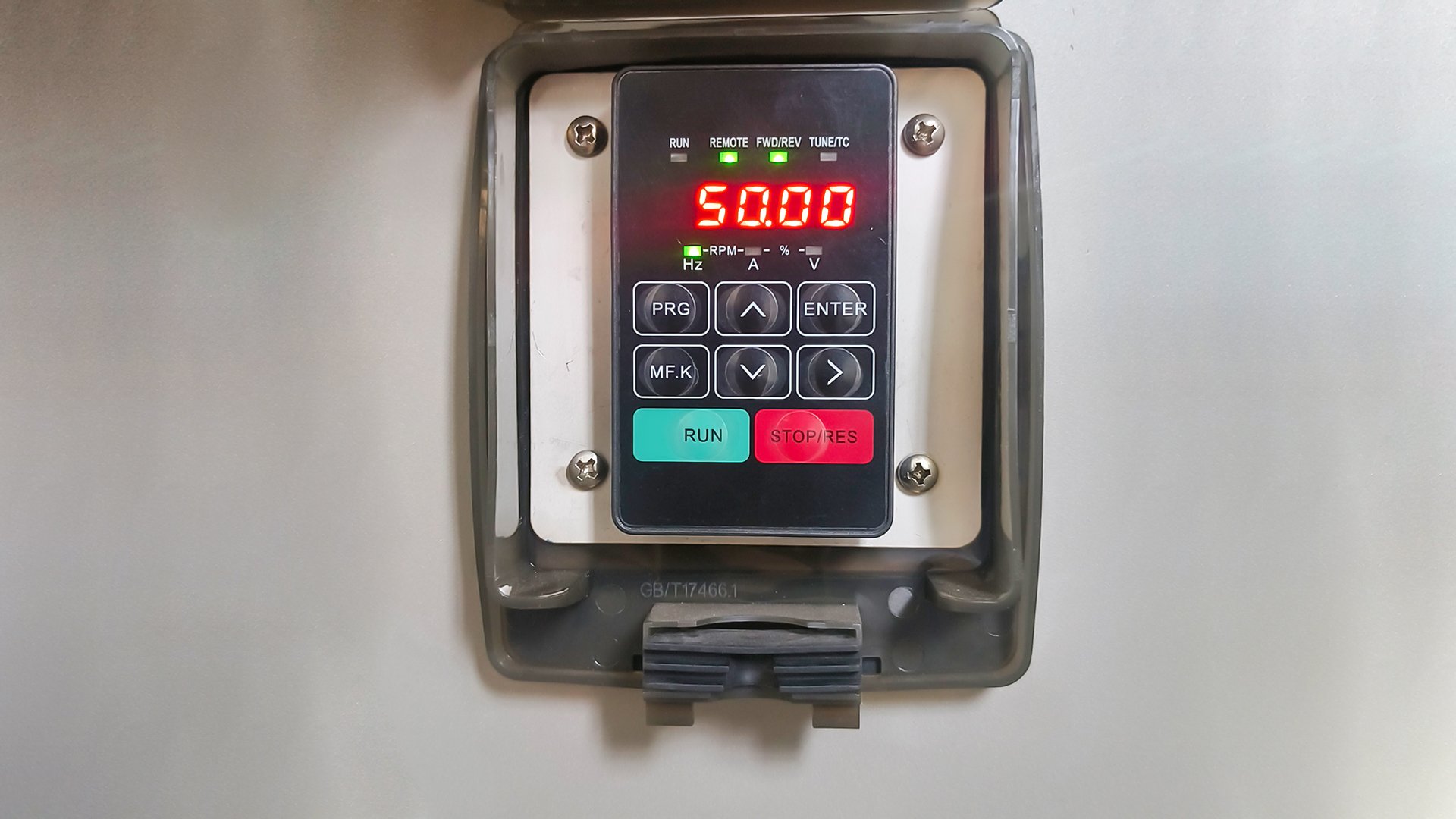 Henger Global HE-150 automatic CNC meat bone saw HMI control panel close-up