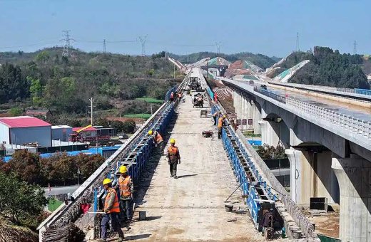 Why doesn't China use cement (concrete) pavement as widely as the United States?