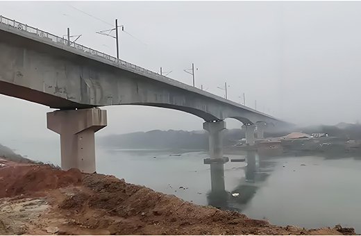 What are the symptoms of bridge bearing defects?