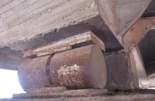 The viaduct piers are large, but the part that really comes into contact with the bridge deck is small. Why is that?