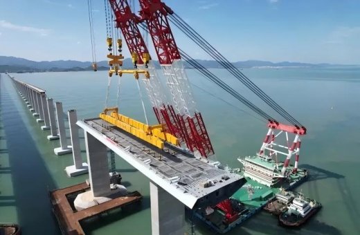 Some high-altitude bridges are poured in small sections, and the construction requirements and difficulty must be very high.